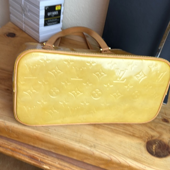 Louis Vuitton Houston Tote Lime Yellow Leather Monogram Vernis - Picture 3 of 14